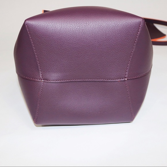 SOLD! ❤️ Bella Bucket Crossbody Bag with Clutch - Picture 5 of 7